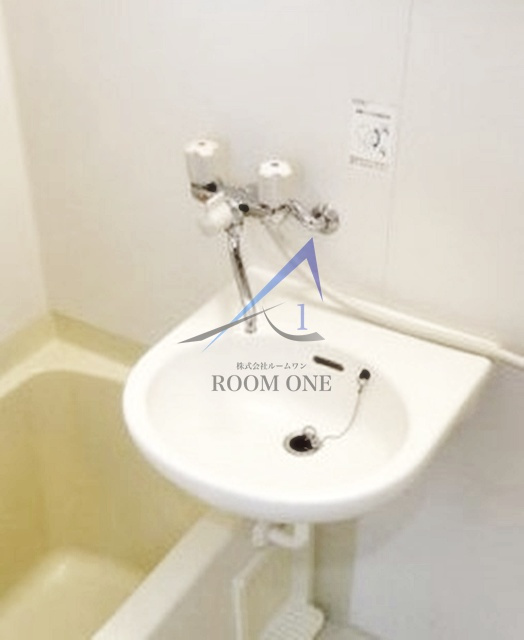 フレンドリーWESTの洗面所|洗面台です。