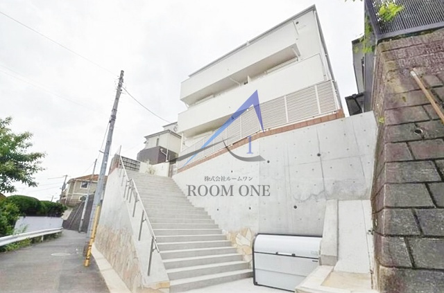 ファーストシーンのエントランス|エントランスです。