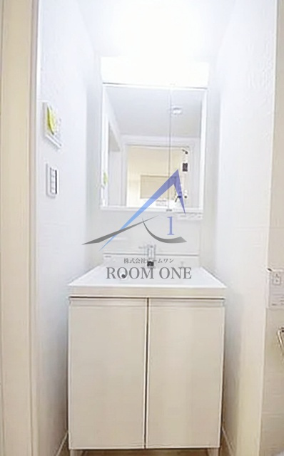 ファーストシーンの洗面所|独立洗面台です。