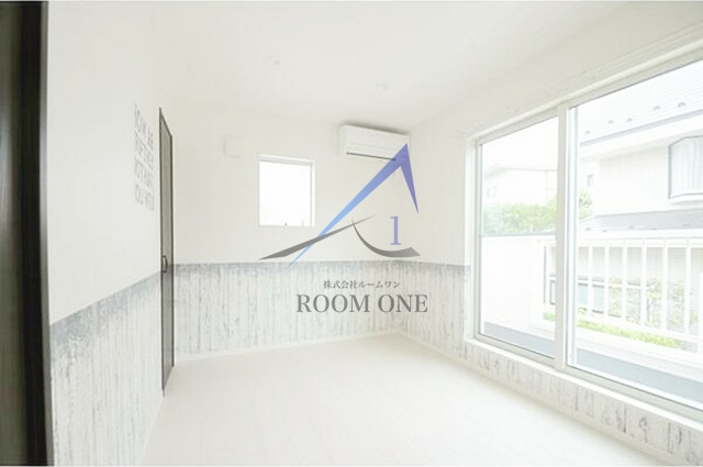 ファーストシーンの居間・リビング|洋室のお部屋です。