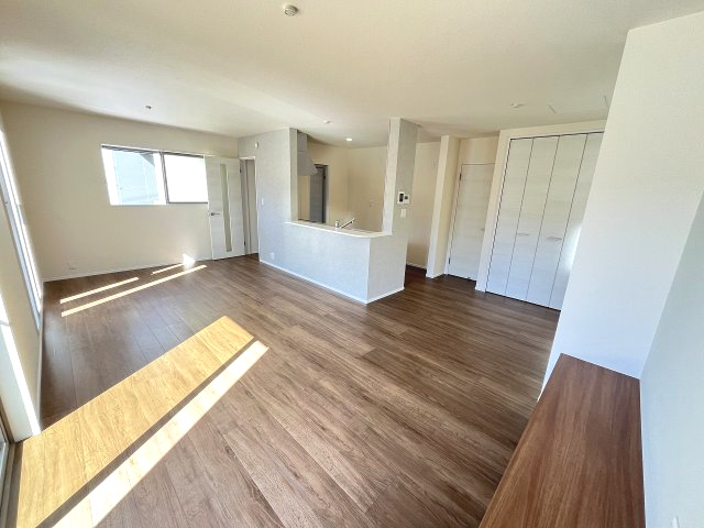 【内装】 | 福岡市南区屋形原2丁目第11　1号棟（全2棟）【仲介手数料無料・0円】 | 施工例。リビングです。施工例は完成時と異なる場合があります。