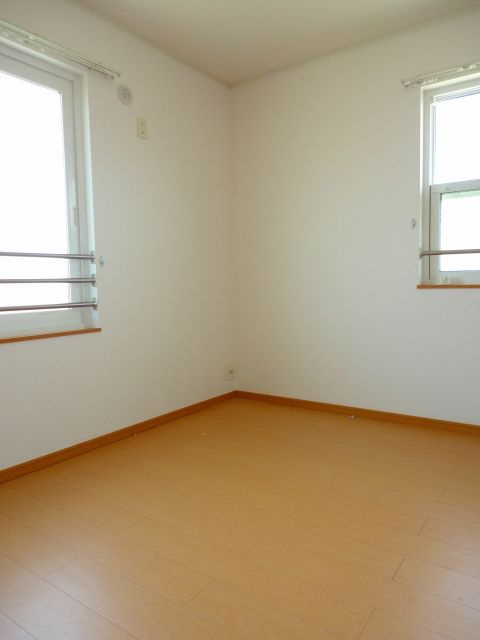 サンライズⅦの洋室|明るい洋室です