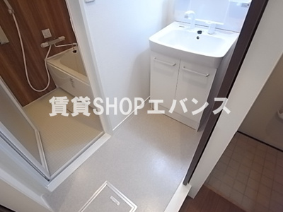 【洗面所】 | ヴェストファーレン | 脱衣スペースもあります