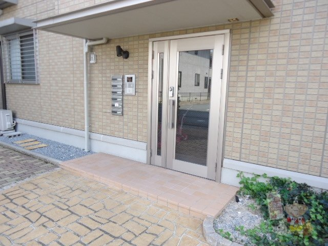 サンクレイドル下中野のエントランス