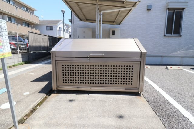 フォレストヒルズの駐車場|ゴミストッカー