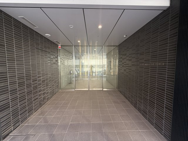 津田沼　ザ・タワーのエントランス