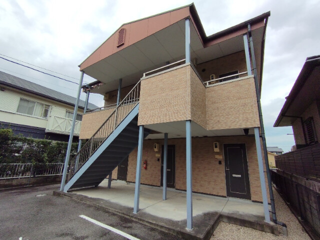 サープラス真宮の外観