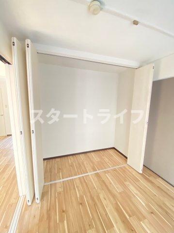 大阪市淀川区木川西１丁目の賃貸マンションの収納