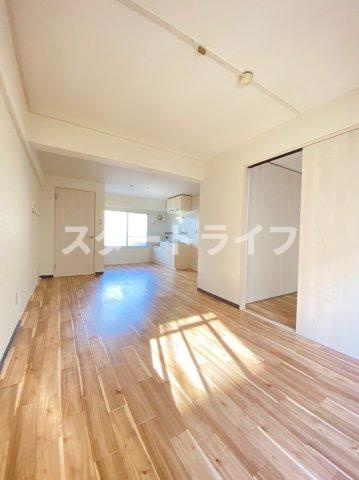 大阪市淀川区木川西１丁目の賃貸マンションの居間・リビング