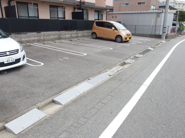 Ｓ．Ｄ　Ｖｉｌｌａｇｅの駐車場