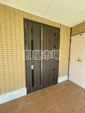 ルル浅草千束のエントランス