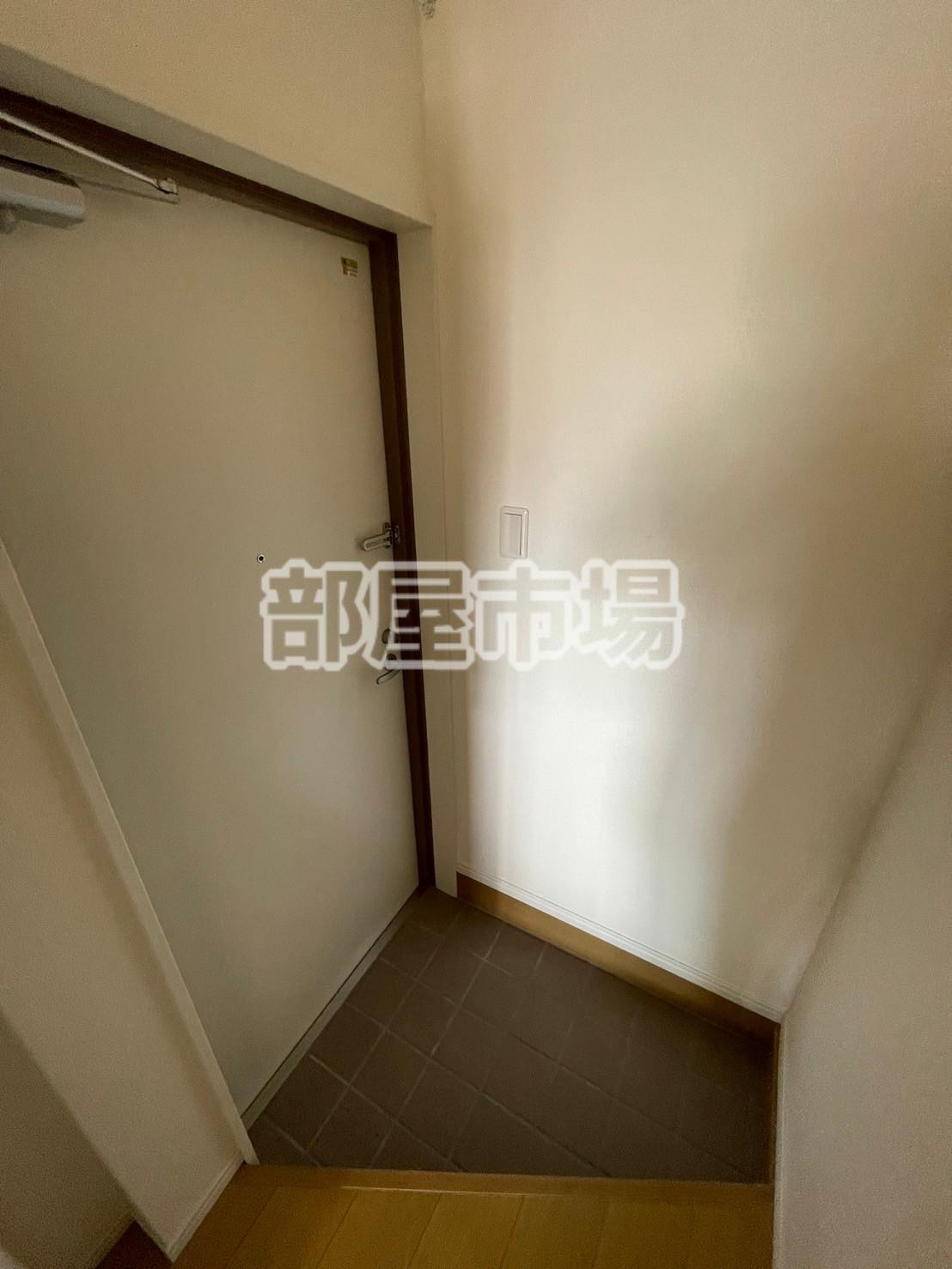 ルル浅草千束の玄関