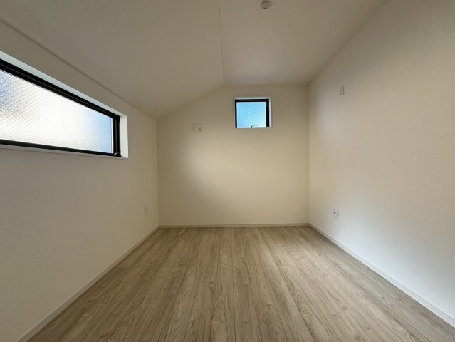 所沢市上新井４丁目新築戸建て2号地の洋室