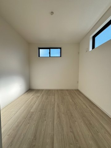 所沢市上新井４丁目新築戸建て2号地の洋室