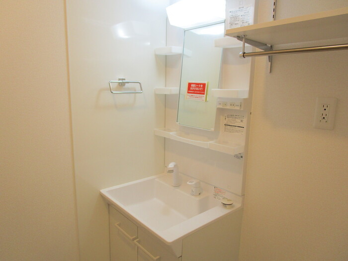 D-assembleの洗面所|明るい洗面所です