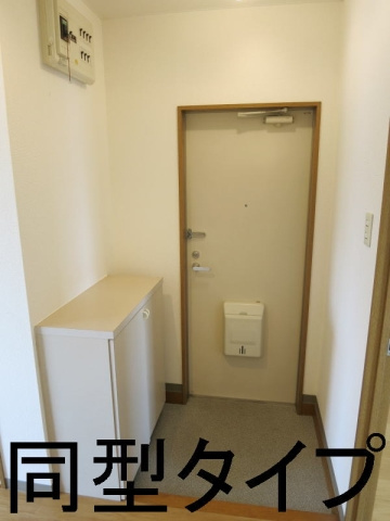 サンコーポラスの玄関