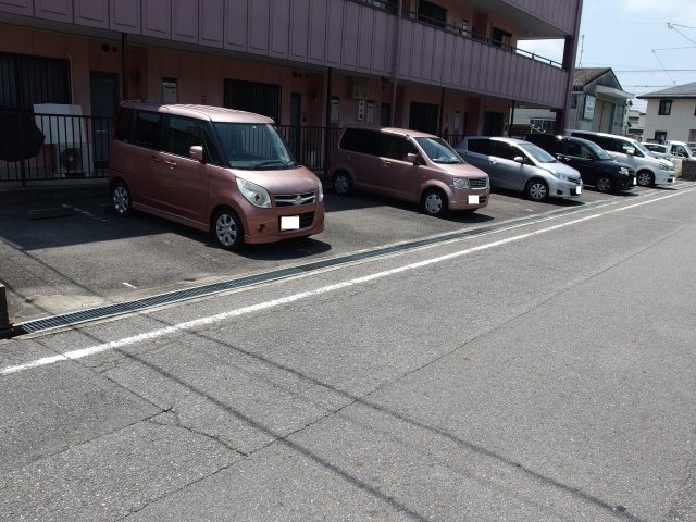 Limpia城南の駐車場