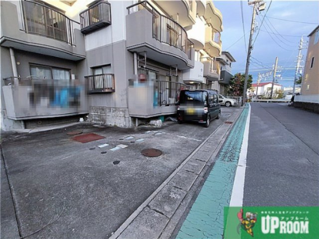 コーポクラウンの駐車場