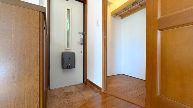 エコロジーＵの玄関