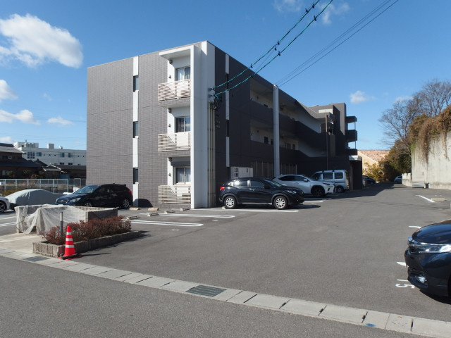 オイコス小呂の駐車場