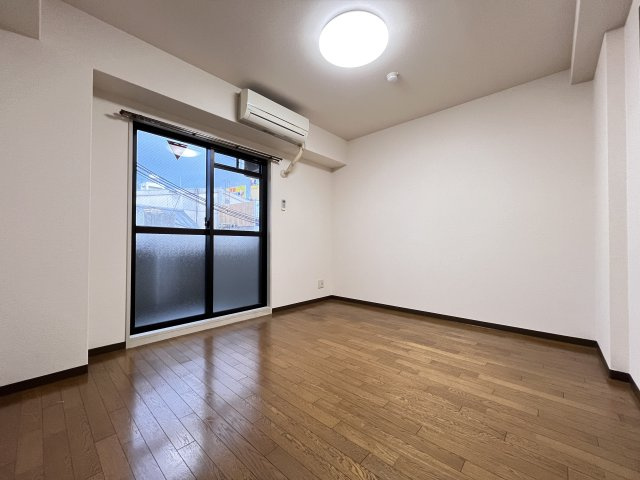 カルムⅣの洋室