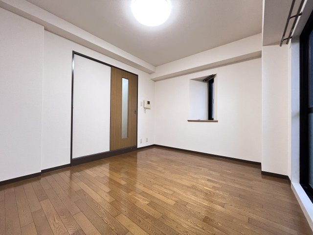 カルムⅣの居間・リビング