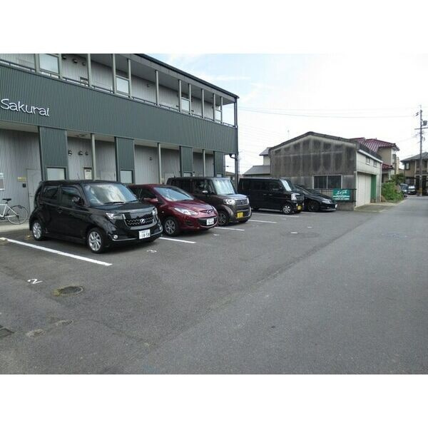 Tiara　Sakuraiの駐車場