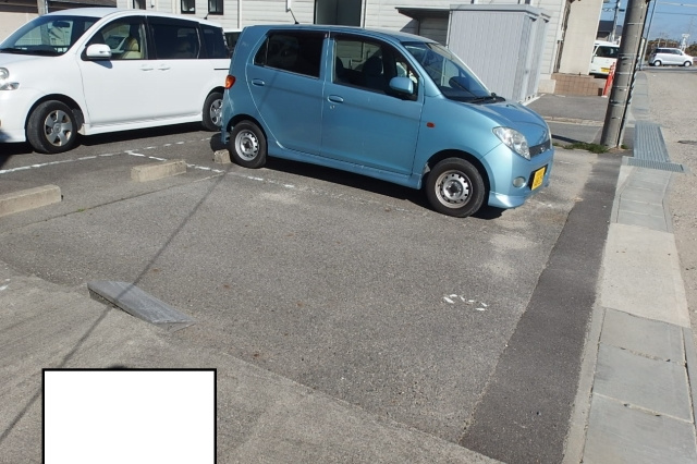 上和田ハイツの駐車場