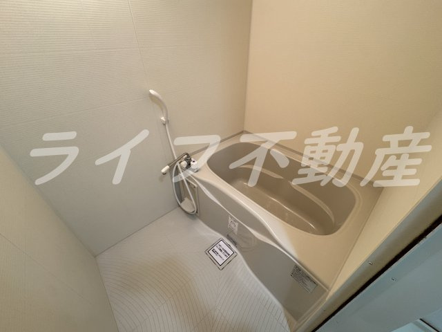 イーストフラワーの浴室|お風呂で日々の疲れを落としましょう