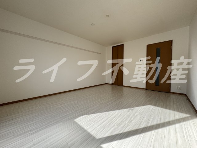 イーストフラワーの居間・リビング|ゆったりとした居間です