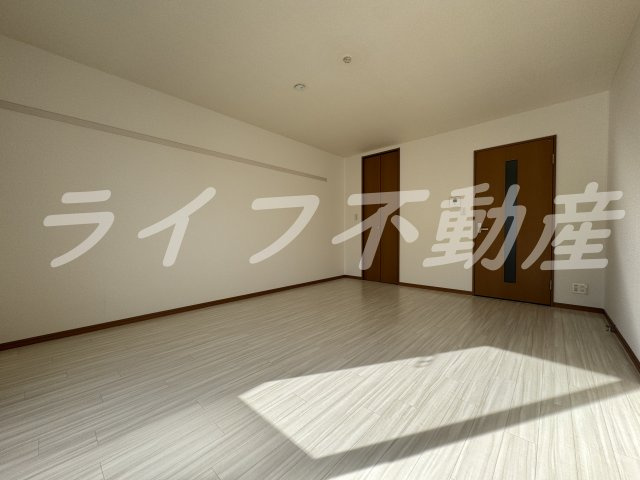 イーストフラワーの居間・リビング|こちらのリビングで趣味の時間をお楽しみください