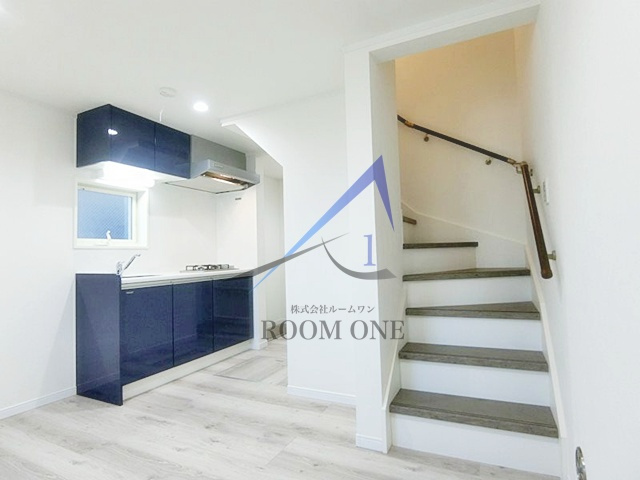 ハーミットクラブハウス石川台の居間・リビング|洋室のお部屋です。