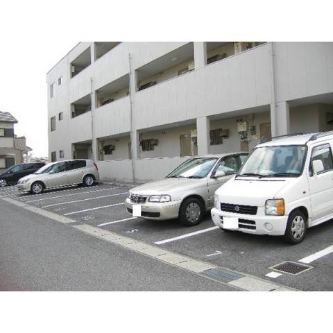 ハイツＳＹ鳥居の駐車場