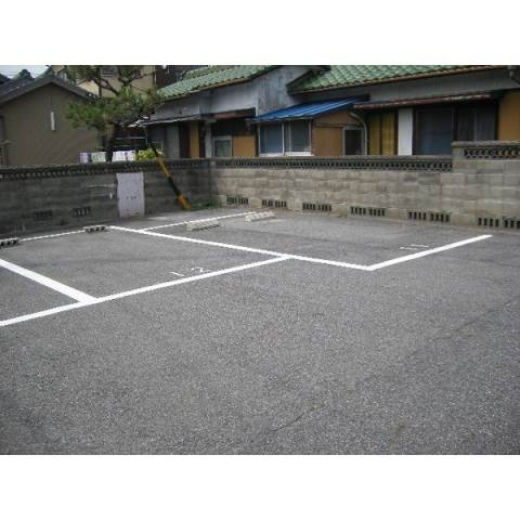 インターネット福岡の駐車場