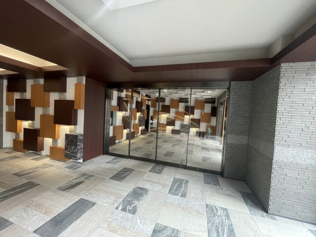 アゼスト堀切菖蒲園Ⅱのエントランス