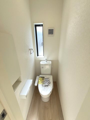 【トイレ】 | 大野城市乙金台2丁目第2・平屋　1号棟（全1棟）【仲介手数料無料・0円】 | 現地写真。1階のトイレです。