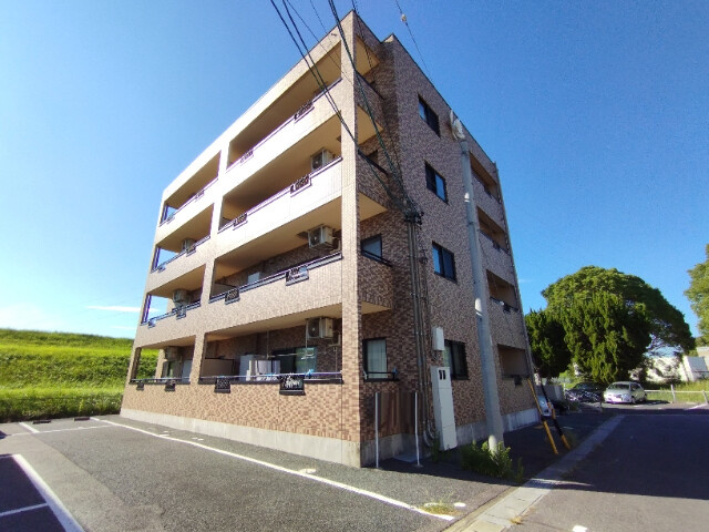 ニューフラワーⅡの外観