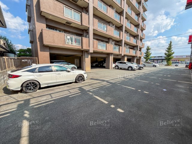 ベスタ櫛原の駐車場|駐車スペースもあります♪