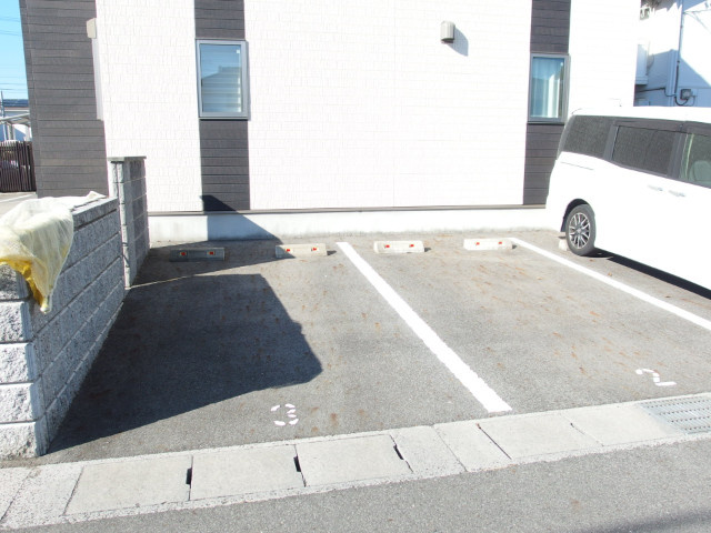 トレコルデの駐車場