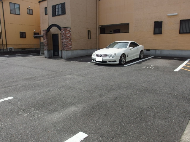 サニープレイスＫＯＢＡＹＡＳＨＩ　Ｂの駐車場
