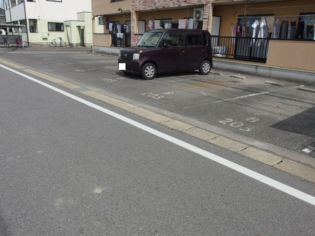 サニープレイスＫＯＢＡＹＡＳＨＩ　Ｂの駐車場