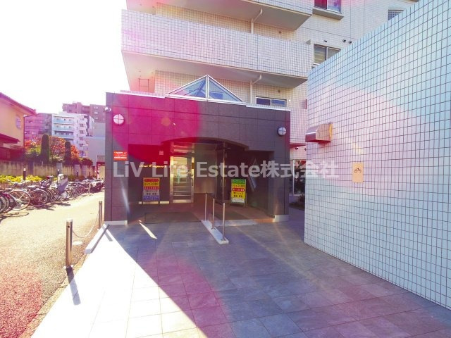リシェス久米川２号館のエントランス