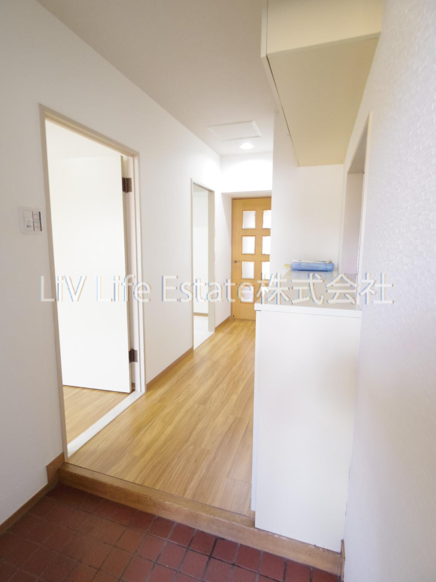 リシェス久米川２号館の玄関