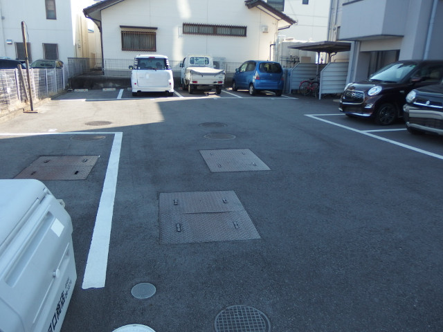 ＫＪビルの駐車場