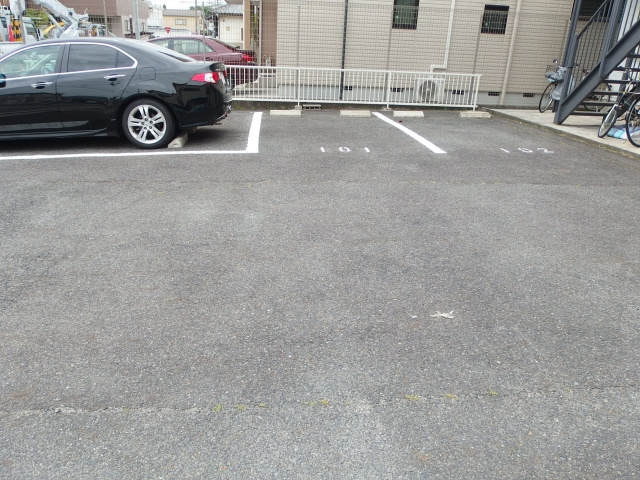 ハイツ加藤（城南町）の駐車場