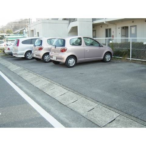 加納ハイツの駐車場