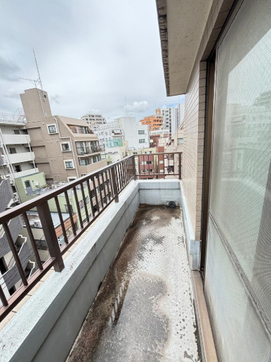 グランベル上野の杜のバルコニー