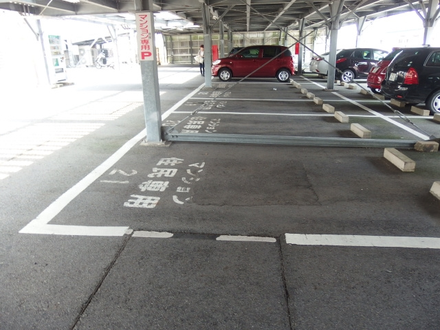 アクセスストリートの駐車場