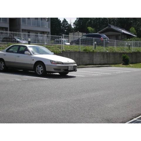 パルテールⅡの駐車場