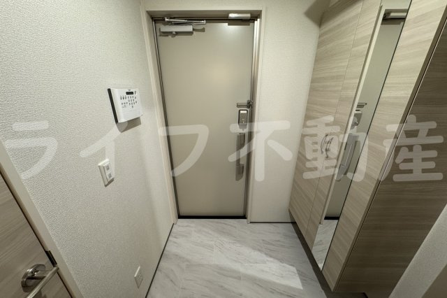 アイビー俊徳道の玄関|明るい玄関です